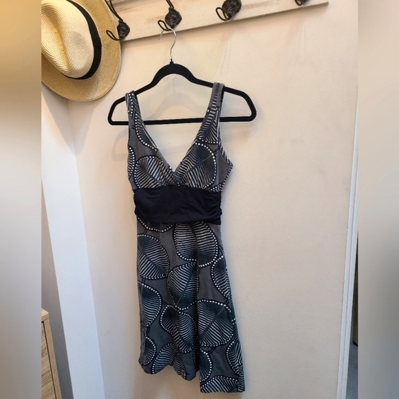 Patagonia Margot Leaf Print Organic Cotton Dress - Size XS - Picture 3 of 9